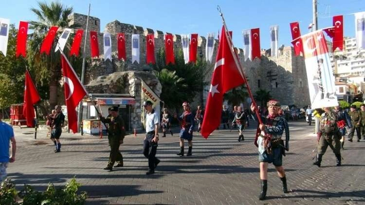 Kuşadası'nın kurtuluş coşkusu