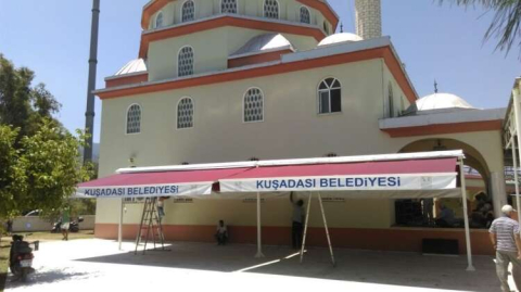 Kuşadası camileri bayrama hazır 	